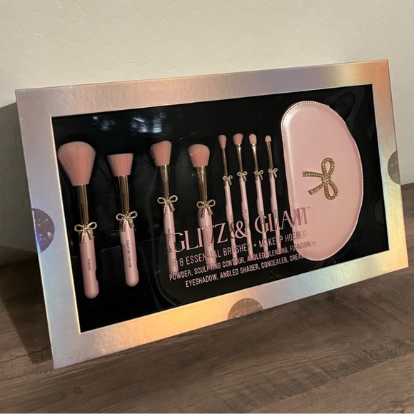 NEW Home Goods TjMaxx Christmas Glitz & Glam Pink Bow Makeup Bag & Brush Set - Picture 3 of 6